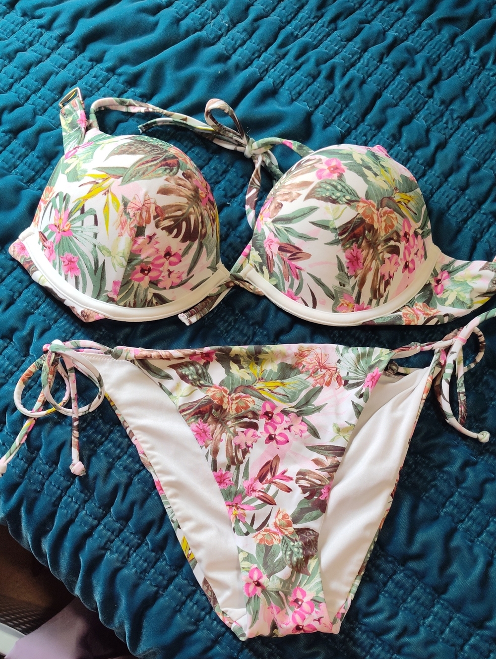 Bombshell Bikini Set